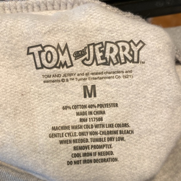 Tom & Jerry Grey Cropped Sweatshirt & Shorts Set - Picture 7 of 7